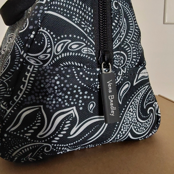 Vera Bradley Black Paisley Lunchbox NWOT - Picture 5 of 6